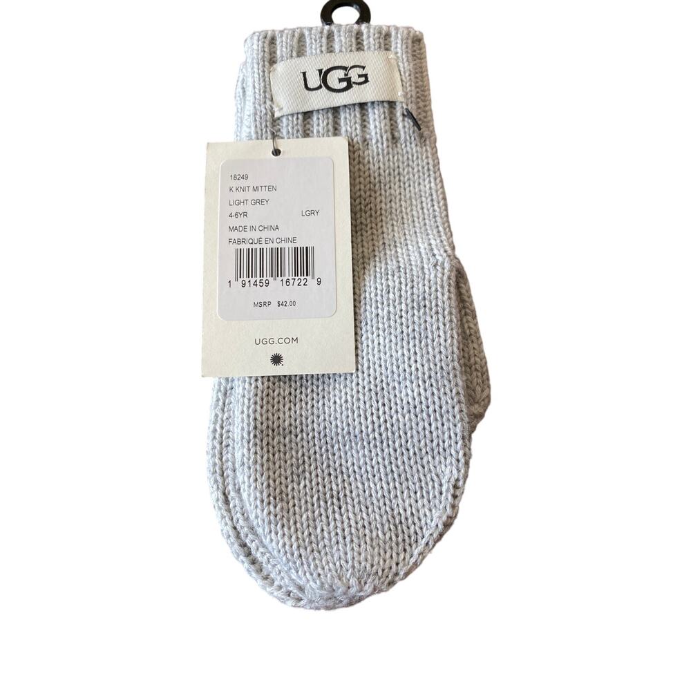 Ugg Knit Mittens 4-6 years Light Grey
Brand new with tags